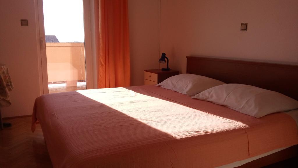 ביבינייה Apartments And Rooms Nediljko מראה חיצוני תמונה