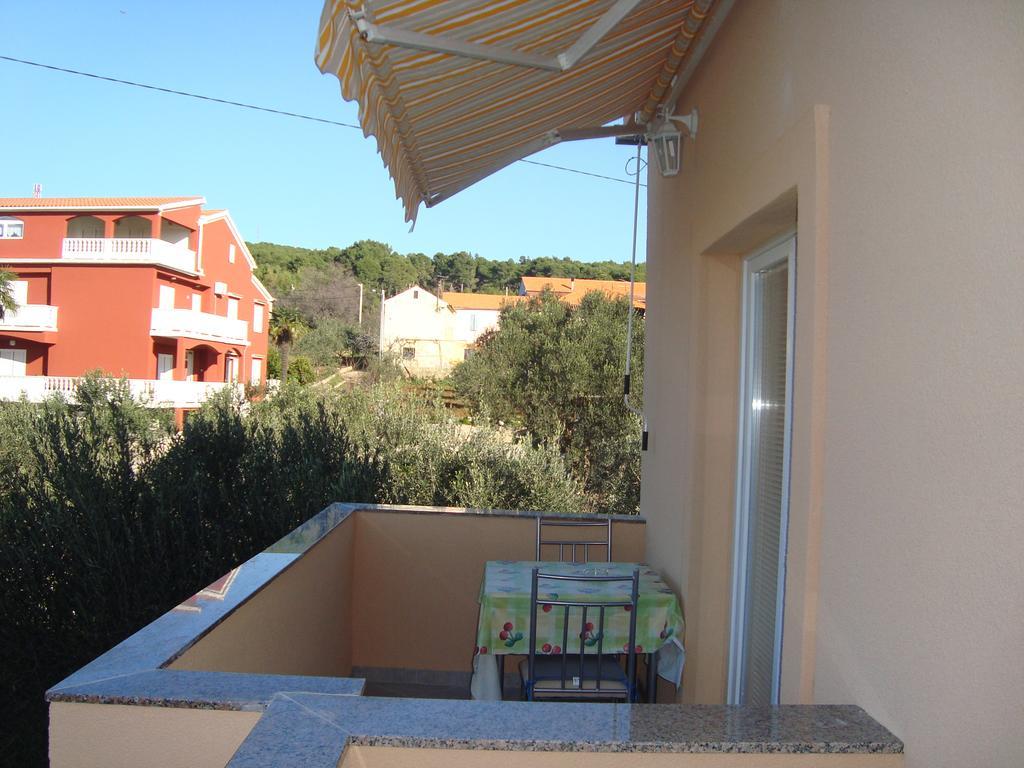 ביבינייה Apartments And Rooms Nediljko מראה חיצוני תמונה