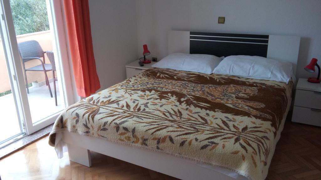 ביבינייה Apartments And Rooms Nediljko מראה חיצוני תמונה