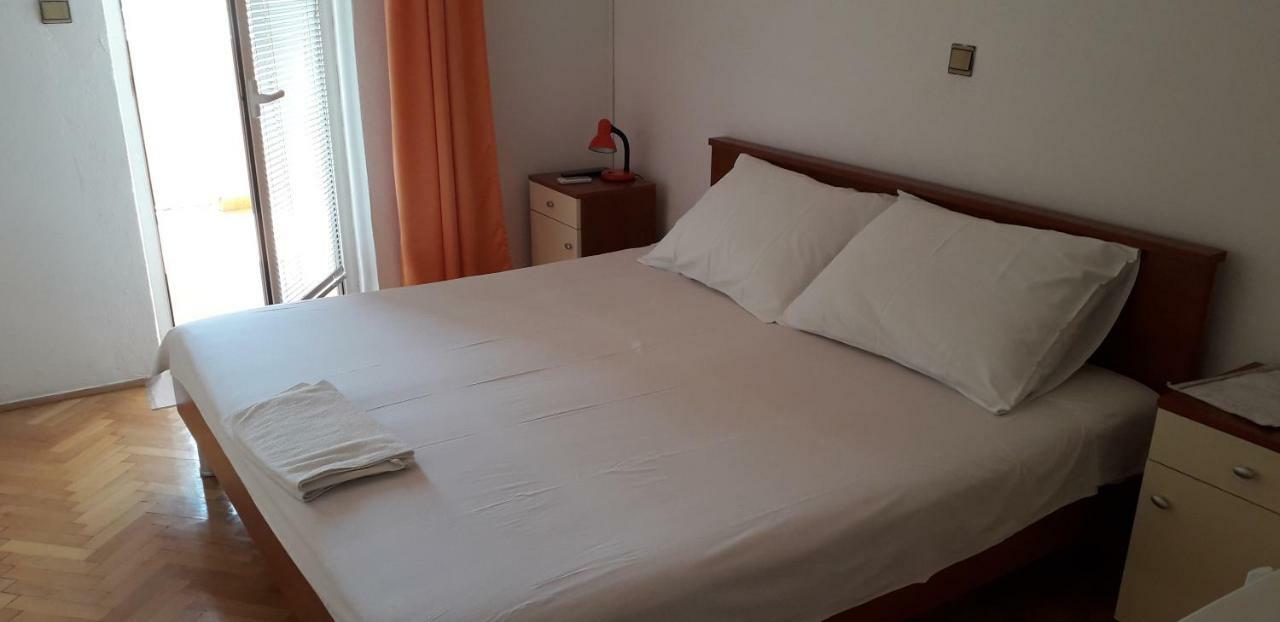 ביבינייה Apartments And Rooms Nediljko מראה חיצוני תמונה