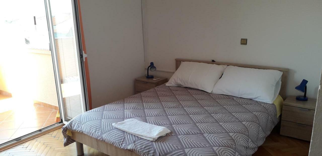ביבינייה Apartments And Rooms Nediljko מראה חיצוני תמונה