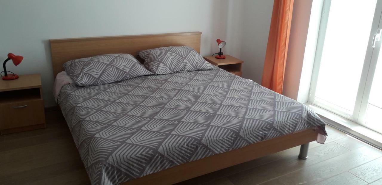 ביבינייה Apartments And Rooms Nediljko מראה חיצוני תמונה